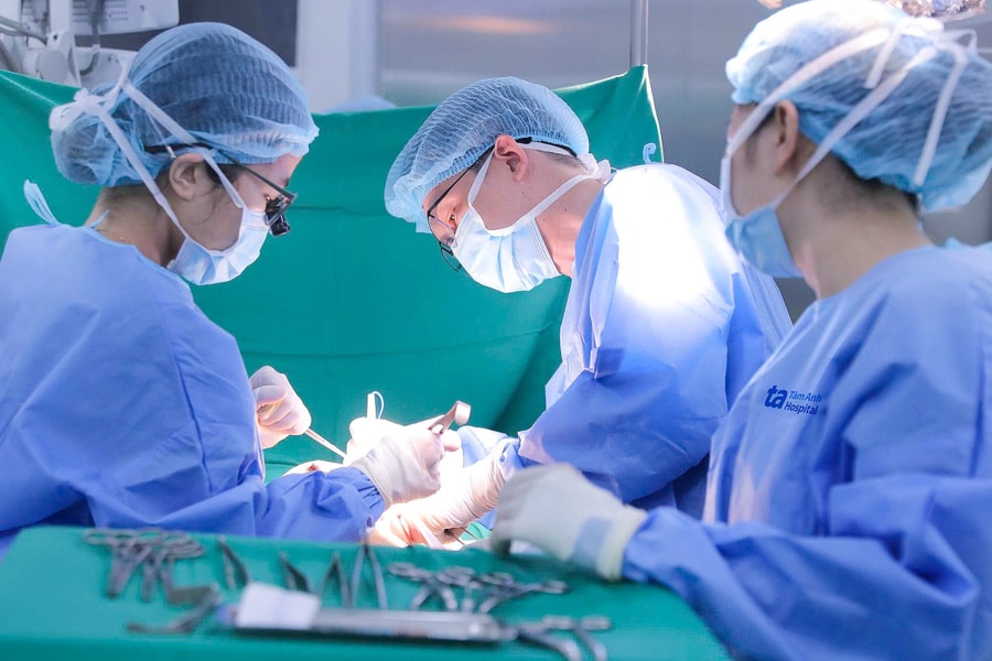 Tái tạo ngực bằng mô tự thân sau một năm chữa ung thư