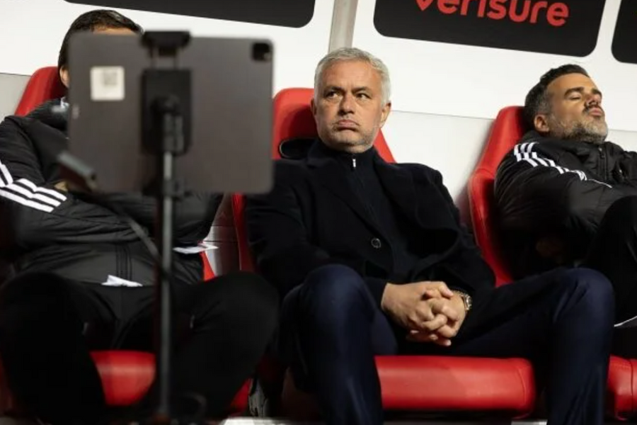 Mourinho đổ lỗi cho học trò sau thất bại của Benfica