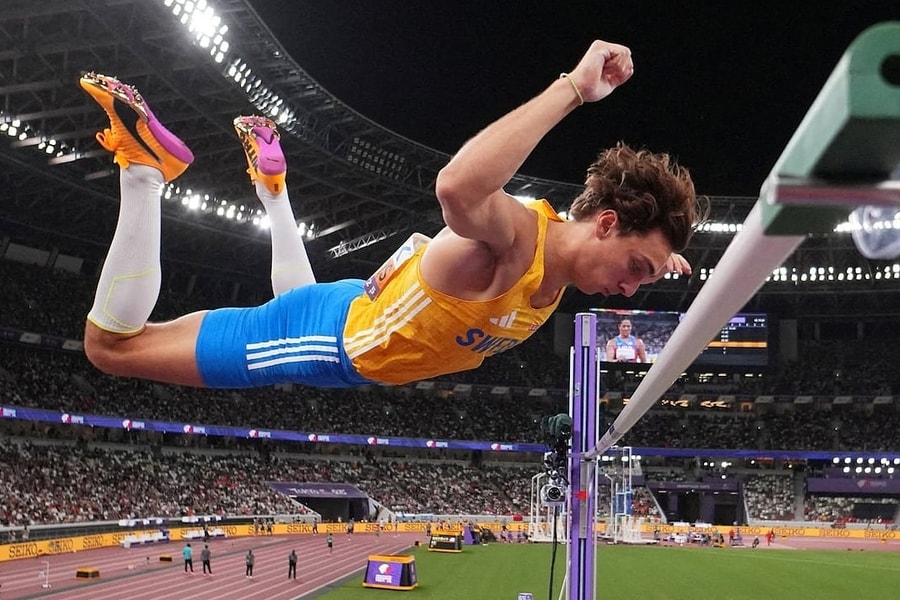 Vua nhảy sào Duplantis: 'Chỉ phá kỷ lục từng centimet để kiếm tiền thưởng'