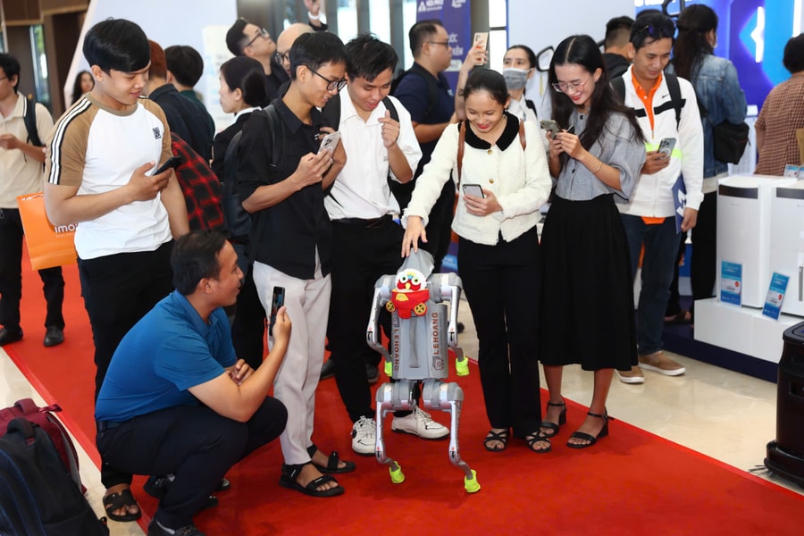 Hơn 1.000 khách tham dự Tech Awards 2025 phiên sáng