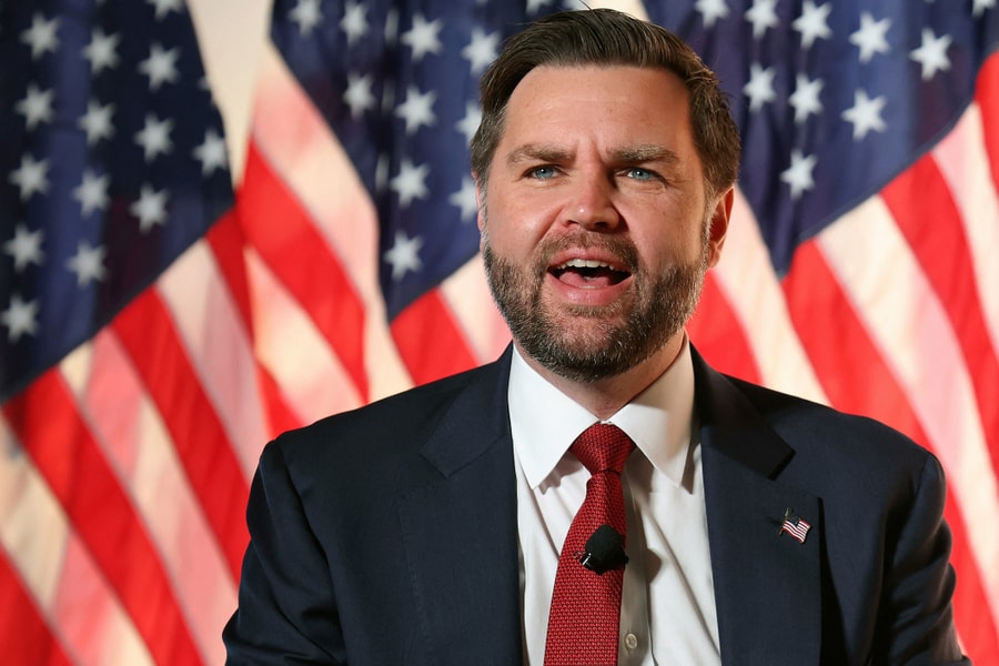 Ông Vance: Venezuela chỉ được bán dầu nếu phục vụ lợi ích Mỹ