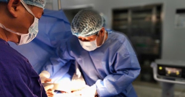 Bệnh nhân 88 tuổi ung thư dạ dày giai đoạn muộn hồi phục ngoạn mục sau phẫu thuật tại Vinmec Nha Trang