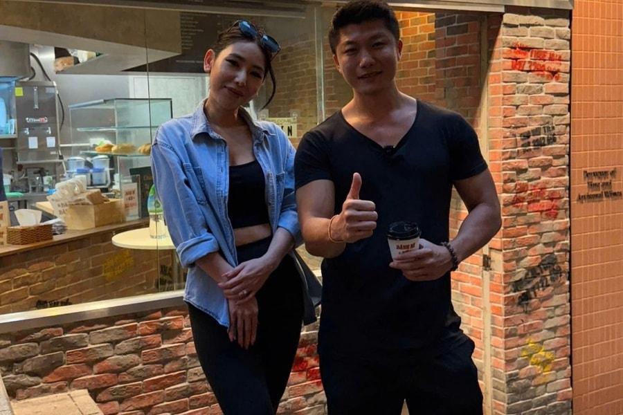 20 năm chật vật đất khách và tiệm bánh mì bán 400 ổ/ngày của cô gái Việt