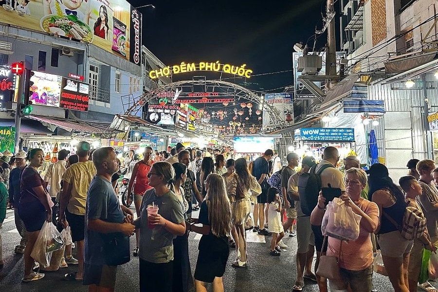 Chợ đêm Phú Quốc dừng hoạt động sau Tết Nguyên đán