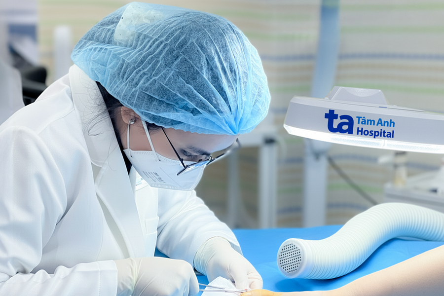 Viêm móng chân sau làm nail