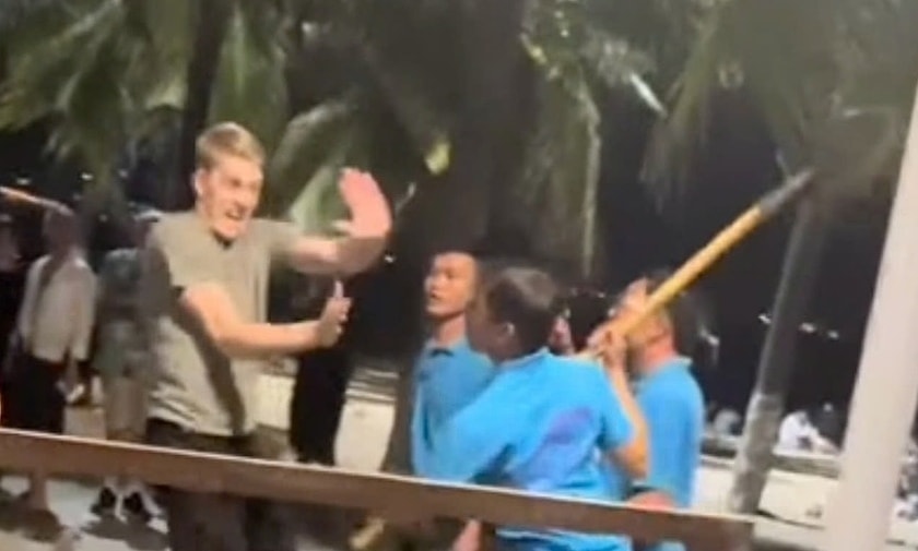 Quán bar có nhân viên cầm xẻng dọa đánh khách bị phạt 50 triệu đồng