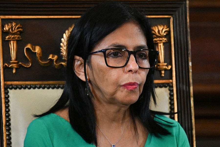 Tổng thống lâm thời Venezuela tuyên bố không bị khuất phục