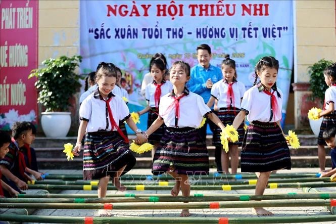 'Sắc xuân tuổi thơ - Hương vị Tết Việt' đến với học sinh vùng khó khăn