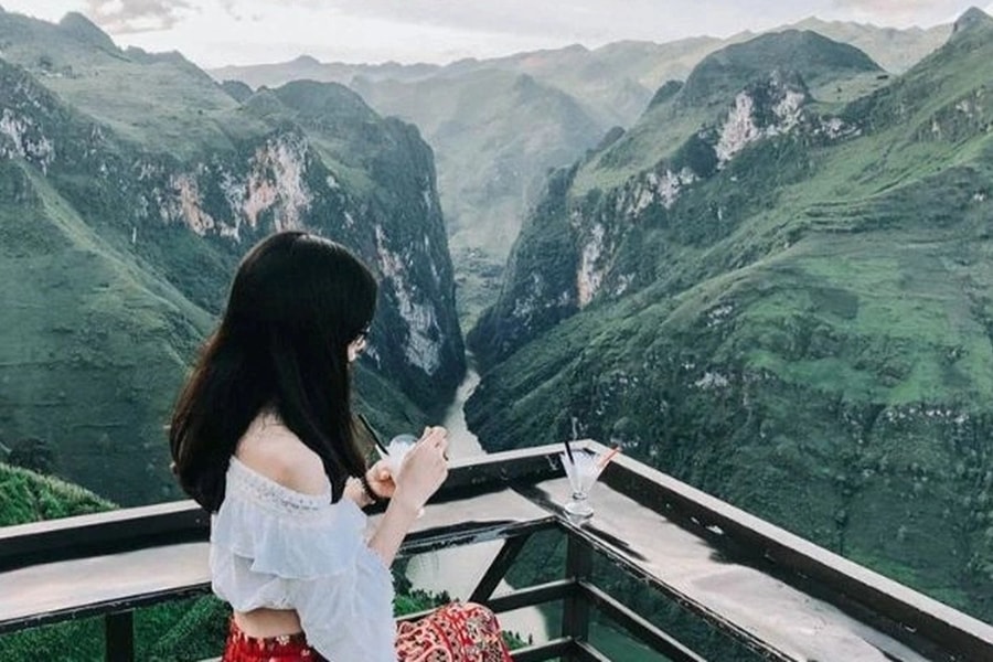 Mua cà phê 27.000 đồng ở Hà Giang, khách Tây sững sờ với thứ nhận được