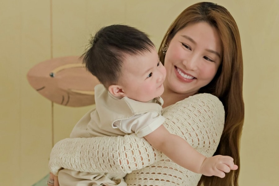 Niềm vui khi chăm con của Diễm My 9x