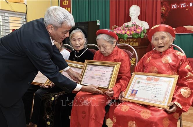 Tiến tới Đại hội XIV của Đảng: Bứt phá từ chính sách chăm lo người cao tuổi