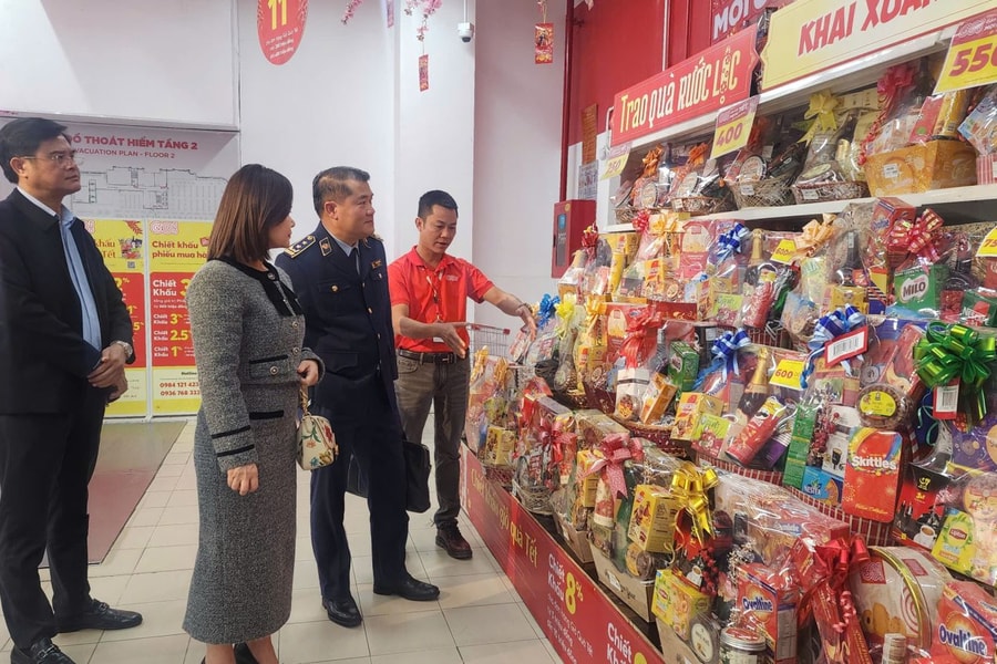 Kiểm tra bình ổn thị trường Tết 2026 tại Nghệ An, Hà Tĩnh
