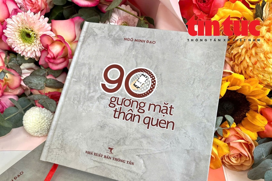 Ra mắt sách ảnh '90 gương mặt thân quen'