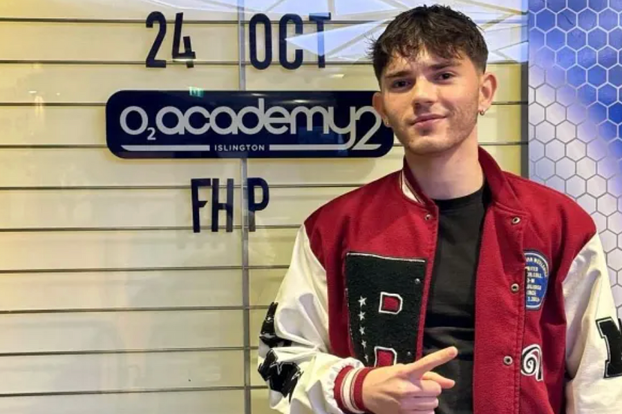 Chàng trai gặp lại bố sau 21 năm nhờ cuộc hội ngộ tình cờ