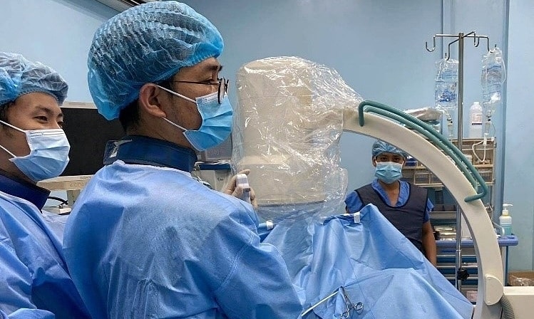 Vì sao người Việt dễ bị sỏi thận?