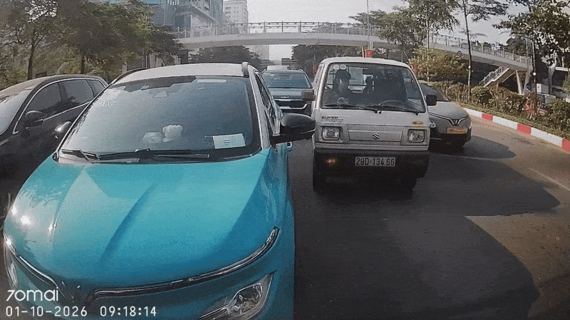 Tài xế mở cửa xe gây họa vì 'cái đầu nóng'