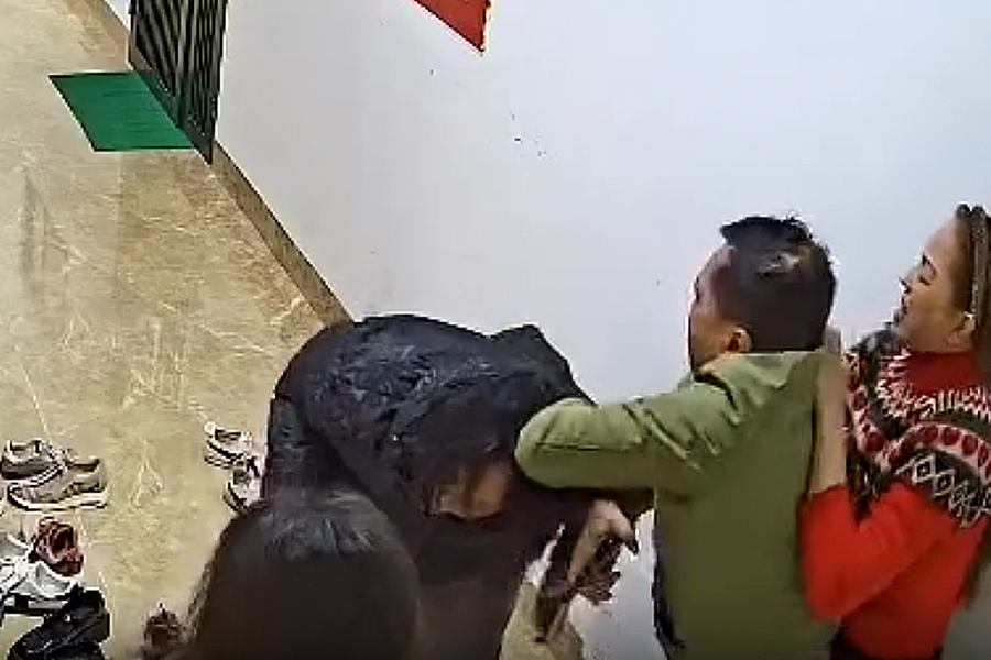 Người phụ nữ đánh hàng xóm tại chung cư ở Hà Nội bị tạm giữ