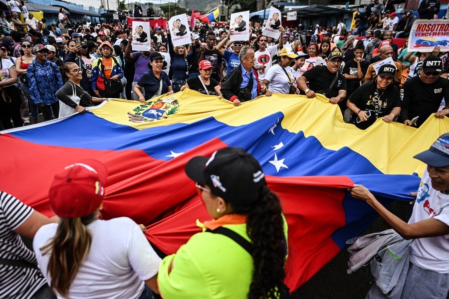 Mỹ kêu gọi công dân lập tức rời Venezuela