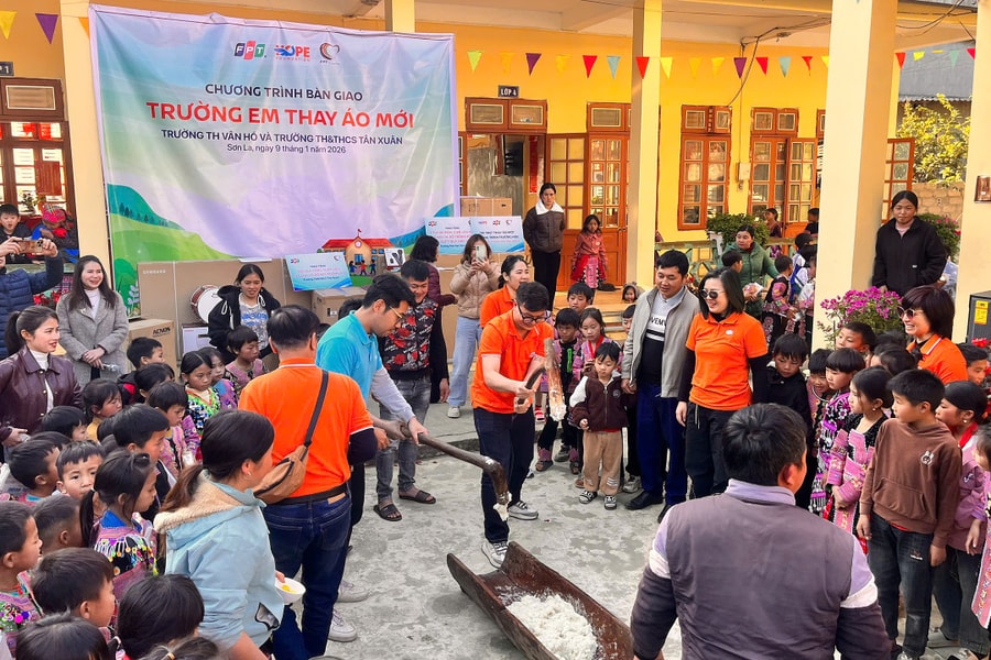 'Thay áo mới' cho 4 trường học ở Sơn La