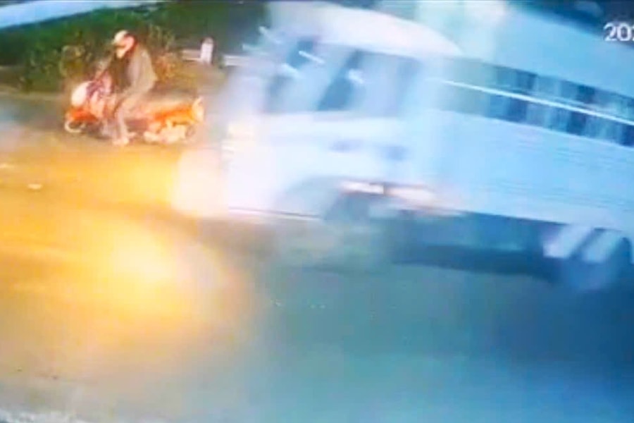Cảnh sát trích xuất camera, truy tìm xe 'tập lái' cán chết người