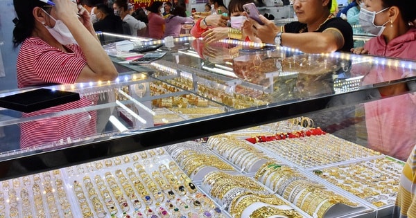 Giá vàng hôm nay 11-1: Đồng loạt dự báo đi lên