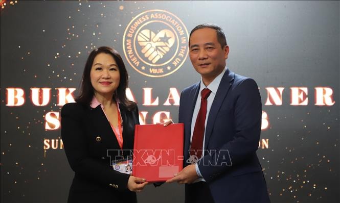 Tăng cường liên kết doanh nghiệp Việt tại các trung tâm châu Âu