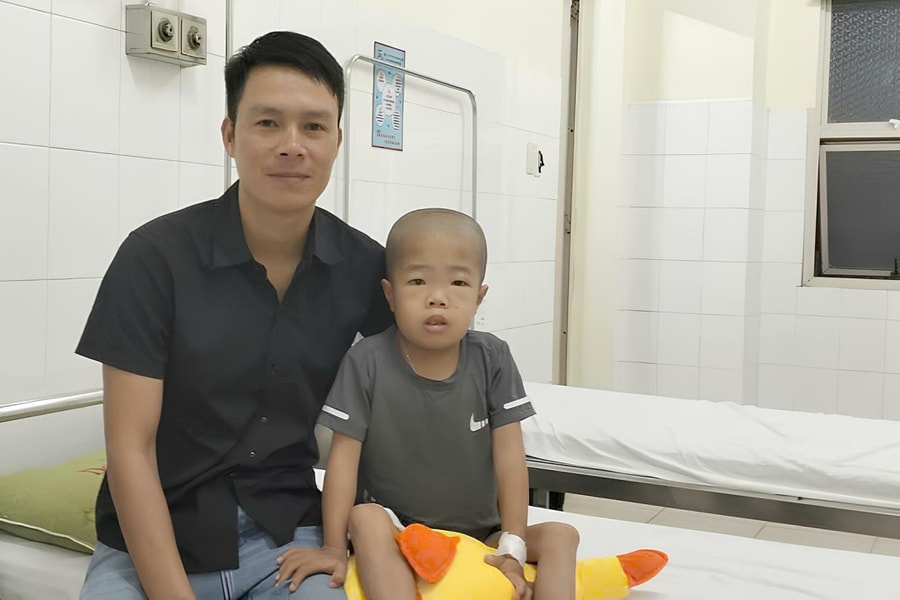 6 năm chờ ghép thận của cậu bé 'lính chì' Quảng Trị