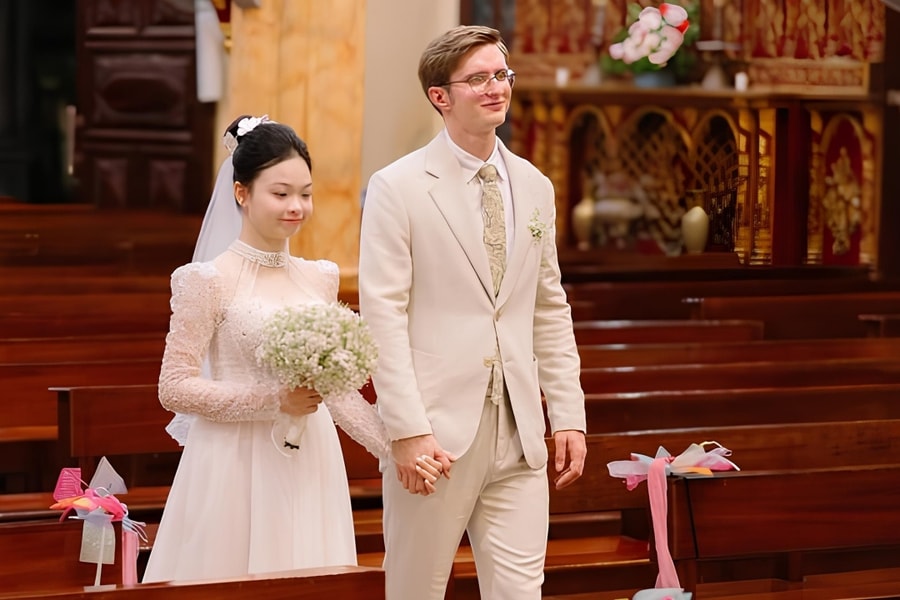 Cô gái Việt "chốt đơn" chàng trai Nga sau ánh nhìn đầu tiên