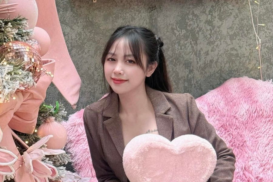 Mẹ đơn thân 30 tuổi coi khối u di căn như 'mụn nhọt'