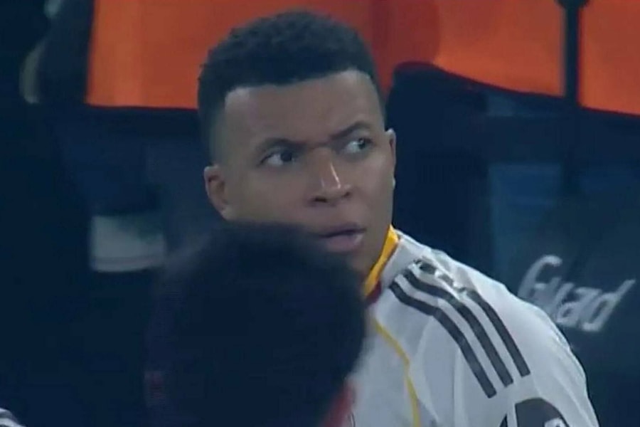 Mbappe bị chê là kẻ thua cuộc cay cú