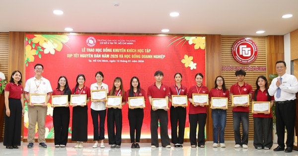 Ấm áp Xuân Bính Ngọ cùng Lễ trao học bổng nhân dịp Tết Nguyên đán năm 2026 tại Cơ sở II Trường ĐH Ngoại thương