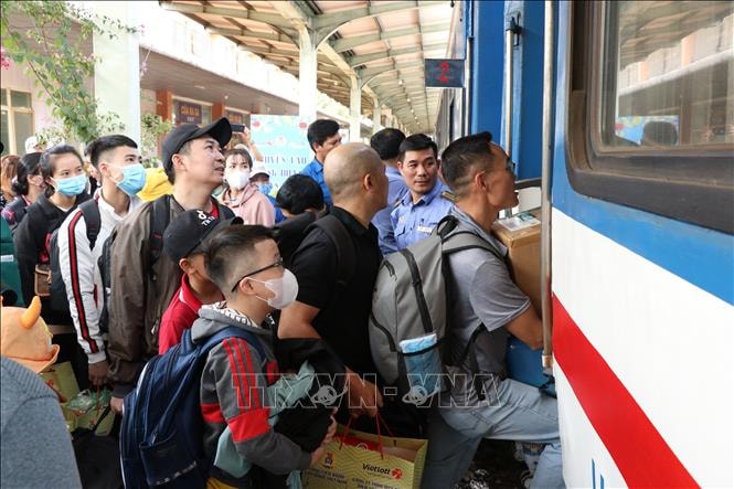 Nhiều chính sách thiết thực chăm lo Tết Bính Ngọ 2026 cho người lao động