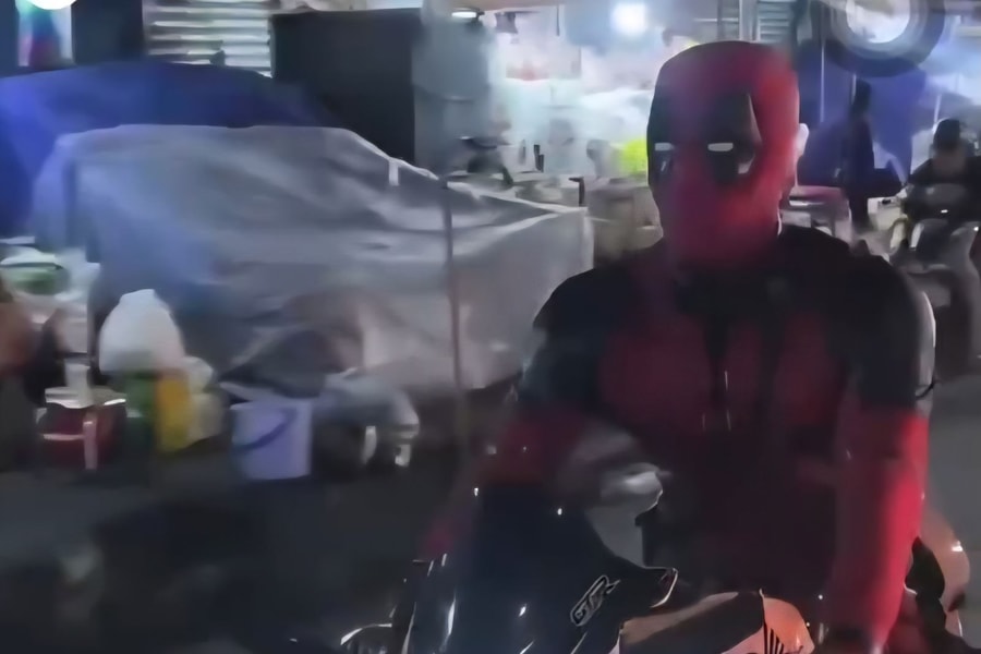 CSGT TP Hồ Chí Minh xử phạt người mặc đồ 'siêu anh hùng' điều khiển xe phân khối lớn