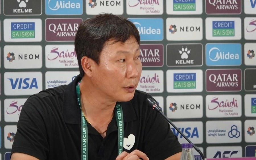 HLV Kim Sang Sik: 'U23 Việt Nam muốn viết tiếp kỳ tích tại tứ kết'