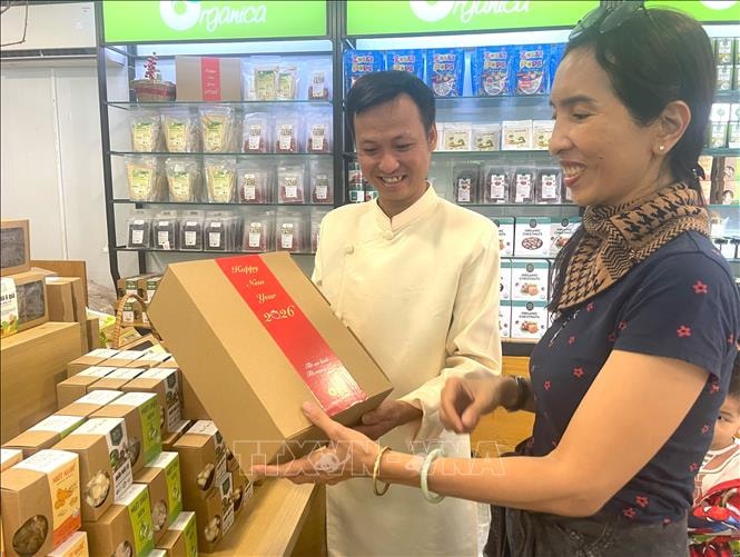 Bộ Công Thương yêu cầu đảm bảo nguồn cung hàng hóa, bình ổn thị trường dịp Tết