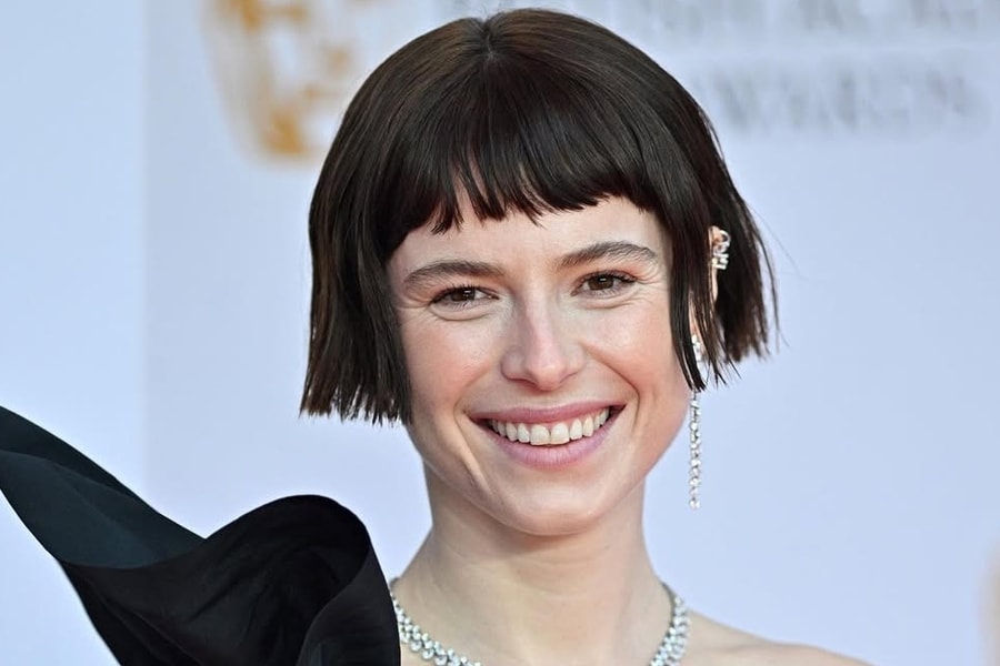 Gu mặc phá cách của Nữ chính xuất sắc Quả Cầu Vàng 2026