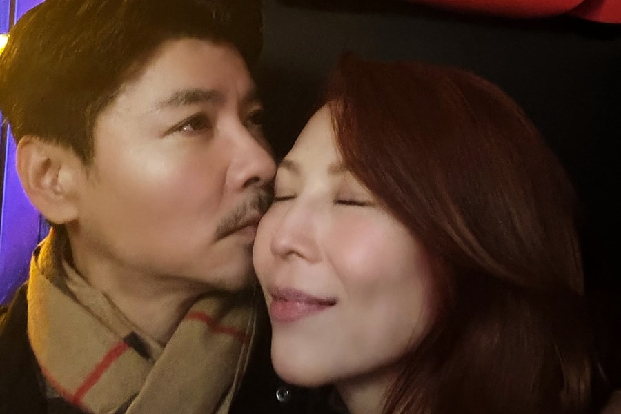 Thái Thiếu Phân kỷ niệm 18 năm cưới