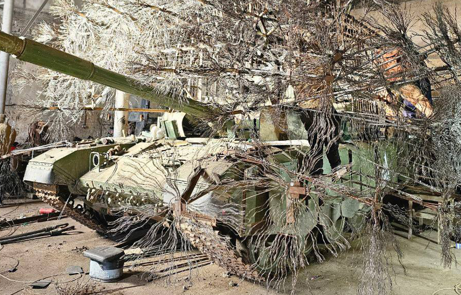 Xe tăng T-90M Nga được lắp 'giáp bồ công anh'