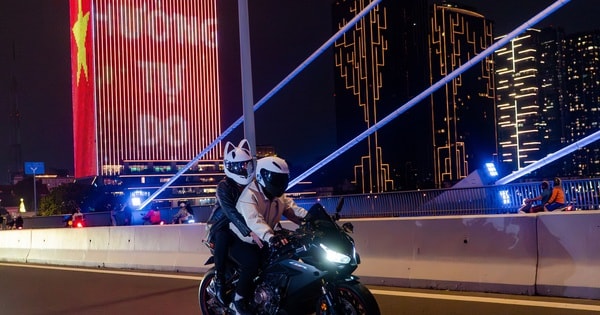 VIDEO: “Cơn sốt” quay phim cùng mô tô phân khối lớn