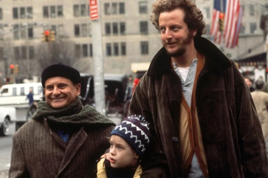 Diễn biến vụ sao 'Home Alone' bị bắt khi mua dâm