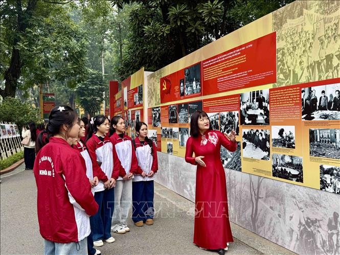 Khu di tích Phủ Chủ tịch Khai mạc chuỗi hoạt động chào mừng Đại hội XIV của Đảng