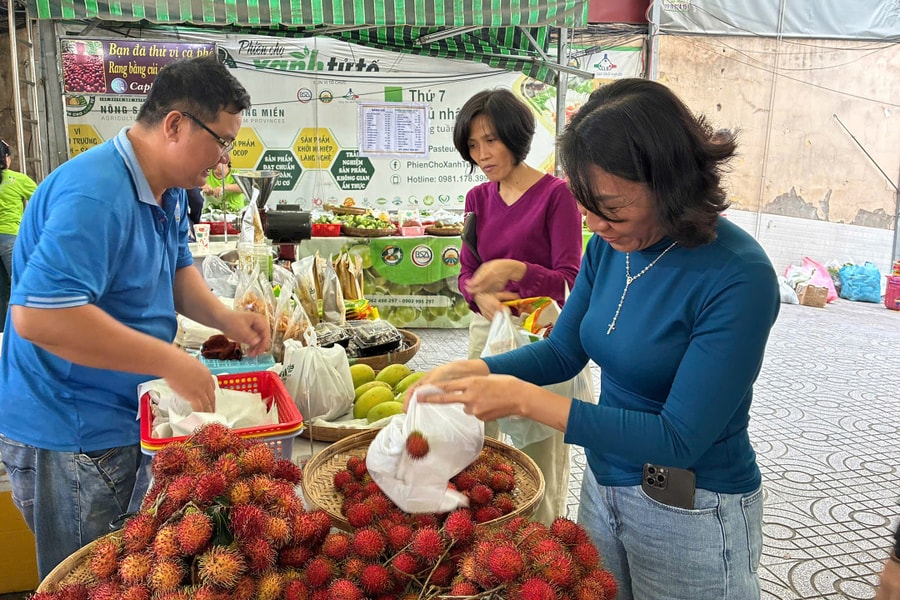 'Săn' chợ quê ở thành phố