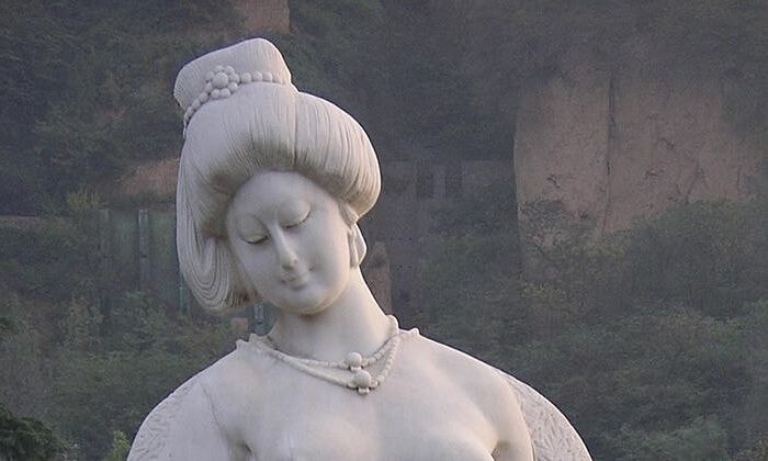 Tượng 'Dương Quý phi khỏa thân' bị chỉ trích