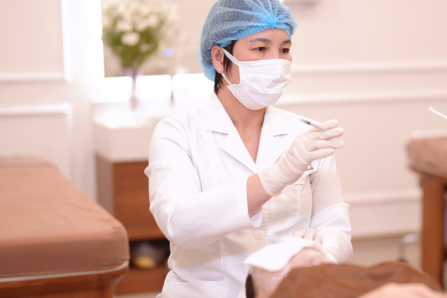 Dịch vụ tiêm trẻ hóa da hút khách cận Tết