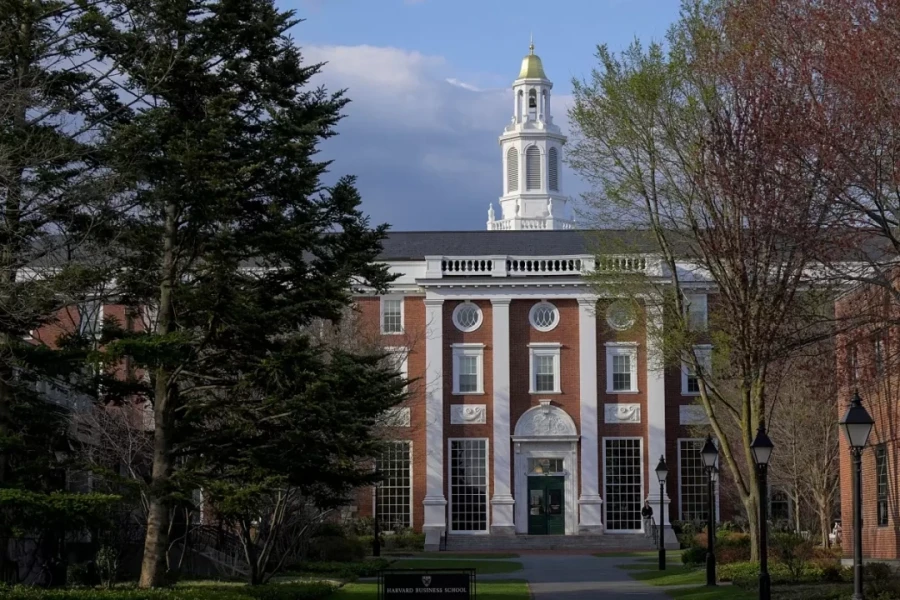 'Thủ khoa' bỏ lỡ Đại học Harvard vì quên đọc email