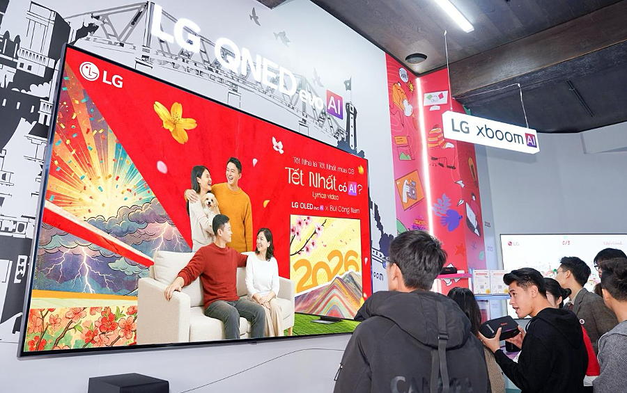 Giới trẻ Hà Nội trải nghiệm công nghệ sáng tạo