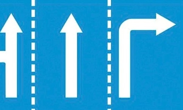 Luật sư: Rẽ phải ở làn đi thẳng khi đèn đỏ là phạm lỗi vượt đèn đỏ