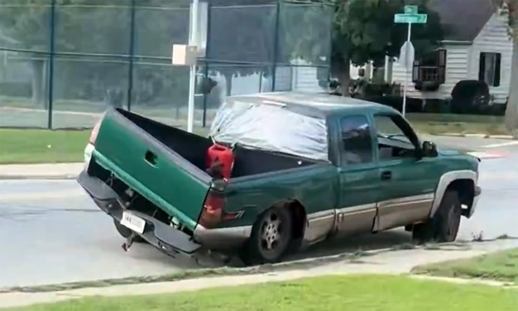 Ôtô gãy đôi vẫn chạy ngoài đường không bị phạt