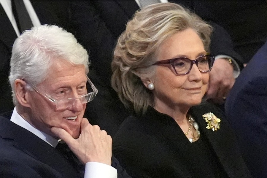 Nguy cơ pháp lý với vợ chồng Clinton khi từ chối điều trần vụ Epstein