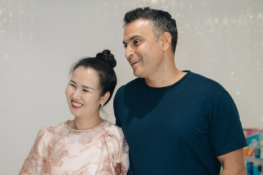 Võ Hạ Trâm và chồng Ấn Độ sau 7 năm cưới